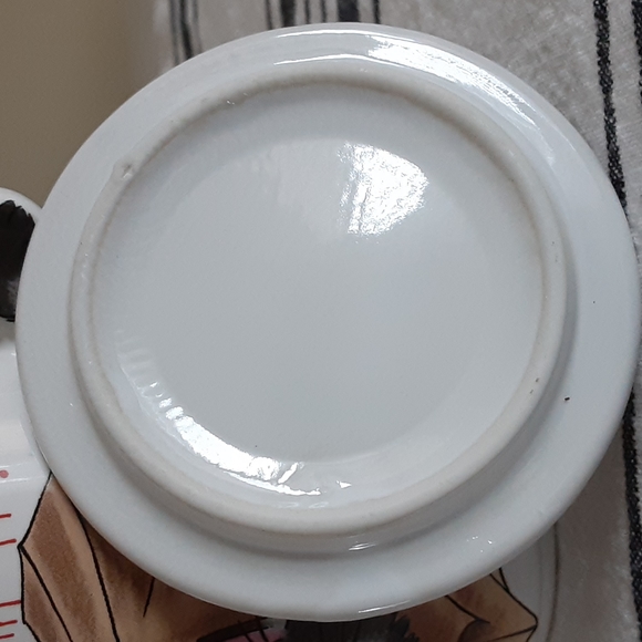 Mount Clemens Pottery Brown Baggin' It Whimsical Cat Tail Handle Lidded Mug - Picture 6 of 8